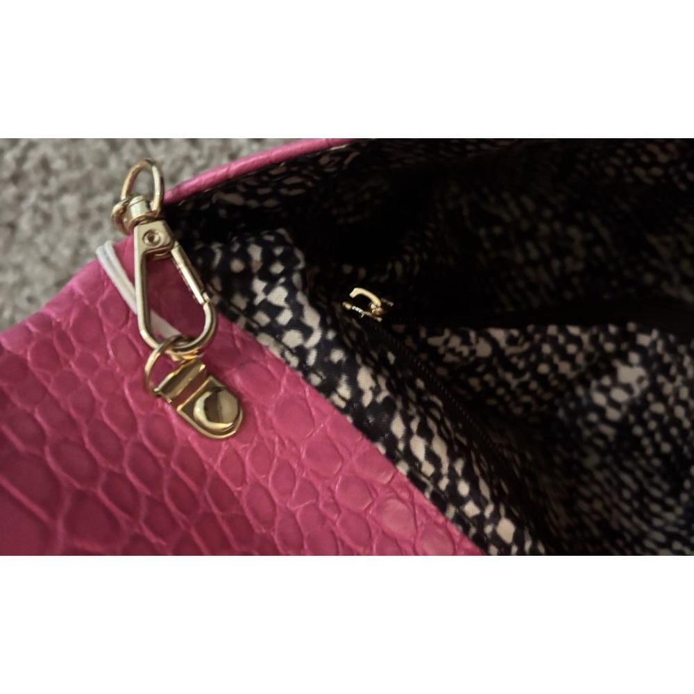 Urban Expressions Pink Croc Embossed Vegan Leather Crossbody Clutch Bag New - Picture 7 of 16
